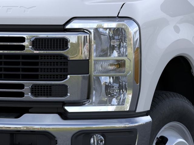 2026 Ford Super Duty F-350 DRW Chassis Cab XL