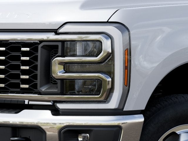 2027 Ford Super Duty F-350 DRW Pickup Lariat DRW