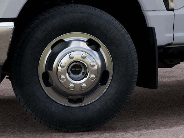 2027 Ford Super Duty F-350 DRW Pickup Lariat DRW