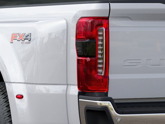 2027 Ford Super Duty F-350 DRW Pickup Lariat DRW