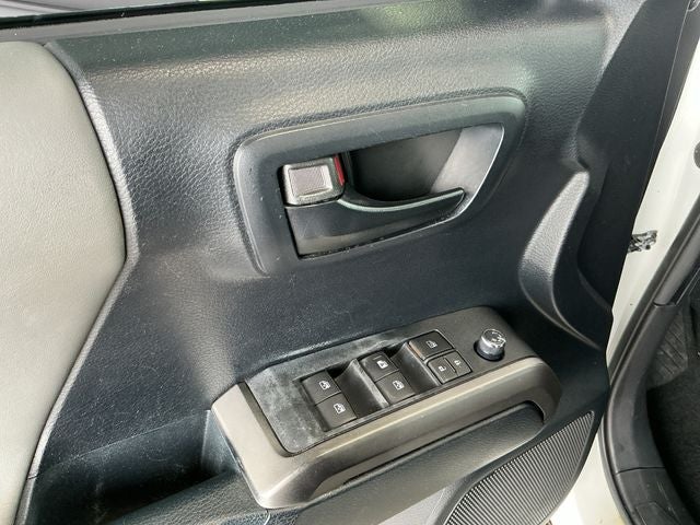 2016 Toyota Tacoma SR5