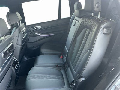 2025 BMW X7 M60i