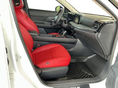 2025 Nissan Kicks SR FWD